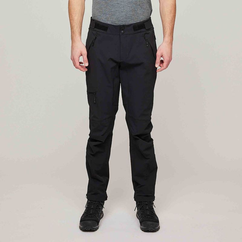 Skogstad Larstinden Black